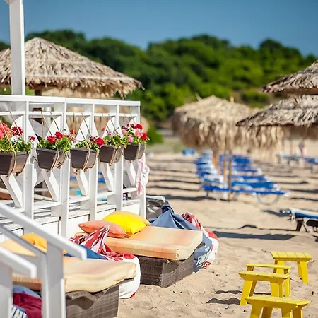 Saint Thomas Village Resort 5*