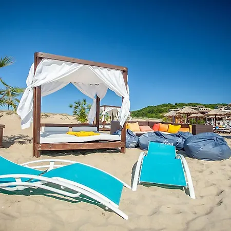 Saint Thomas Village