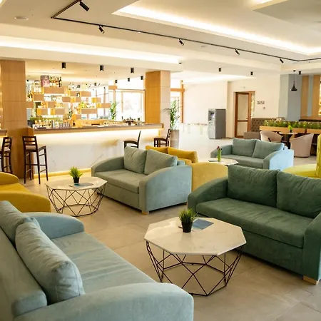 אתר נופש Saint Thomas Village 5*