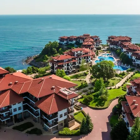 Saint Thomas Village 5*