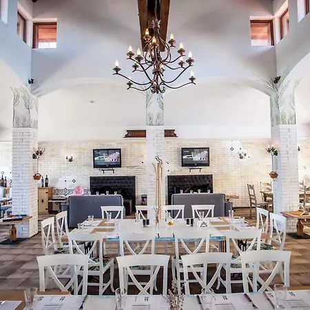 אתר נופש Saint Thomas Village 5*